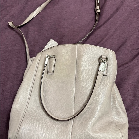 Coach Light Beige Leather Shoulder Bag - Picture 4 of 4